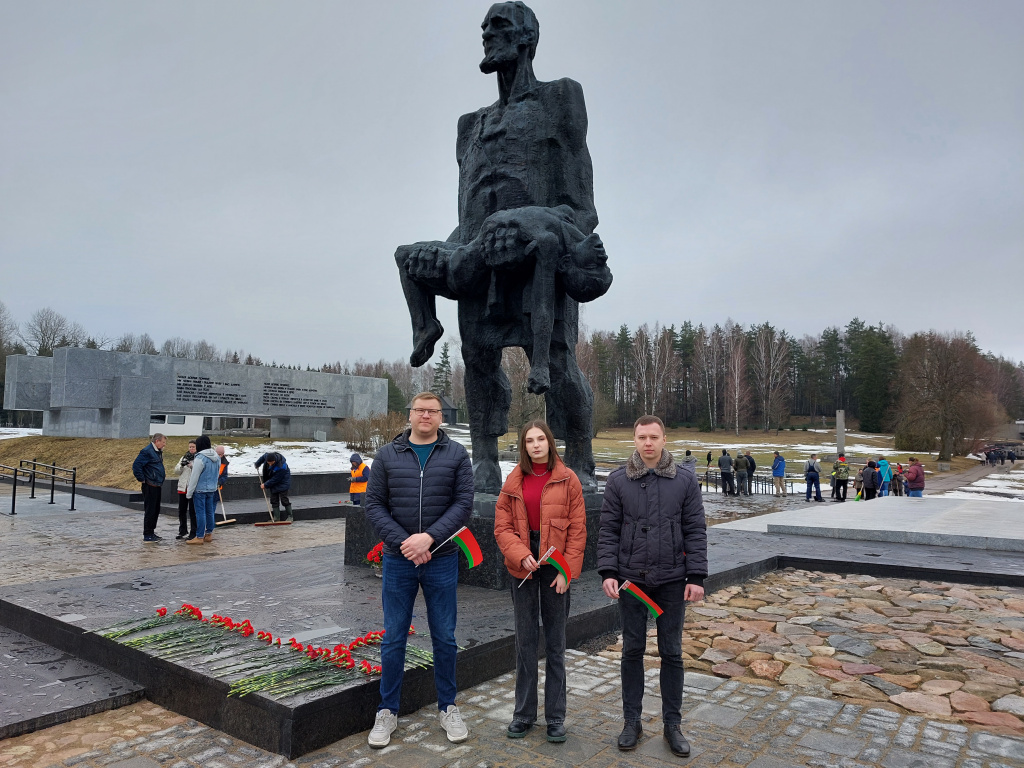 Хатынь_БРСМ (2).jpg